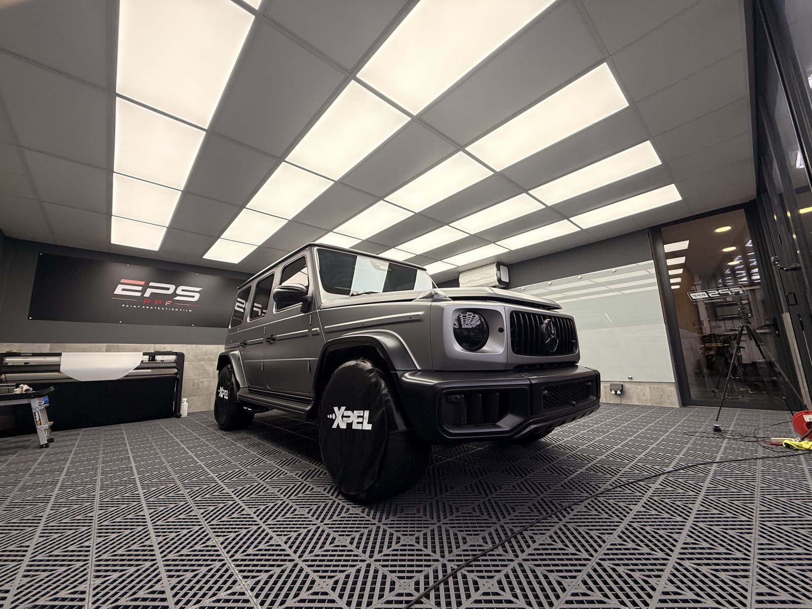 Silver Mercedes G-Wagon with XPEL PPF on bonnet and front bumper